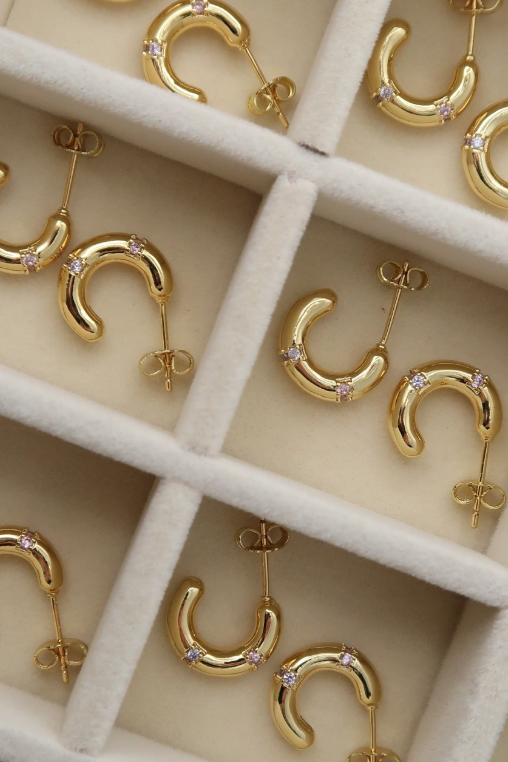 MAC AND CHEESE STUDS EARRINGS