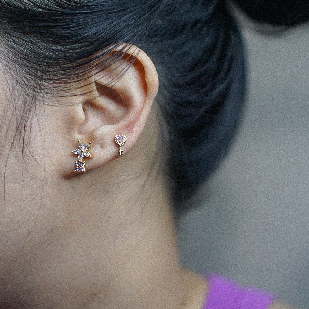 Double flower stud earrings.